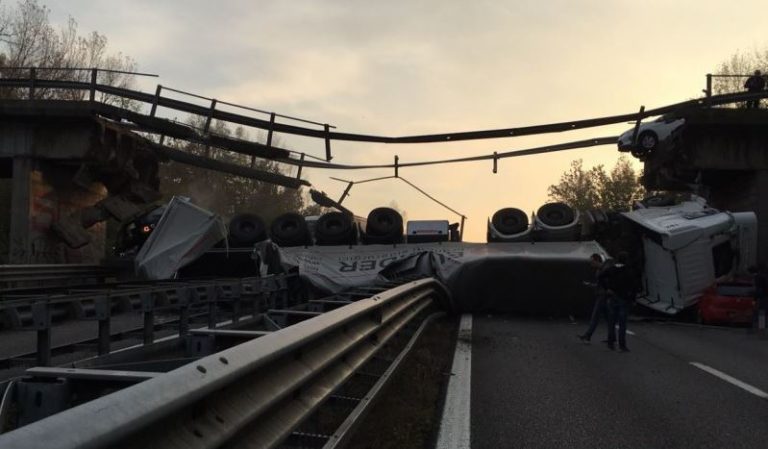 lecco crollo cavalcavia ss36