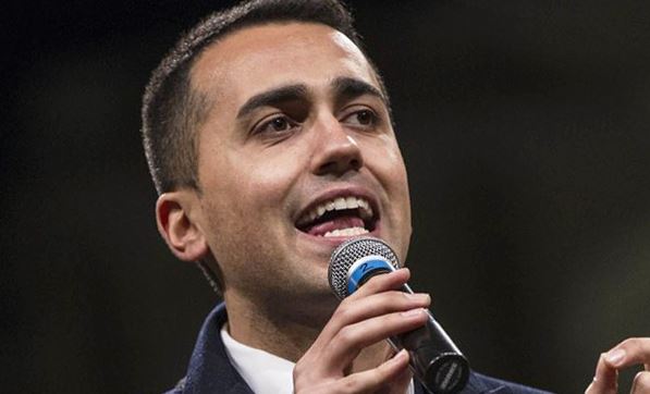 di maio accetta candidatura premier